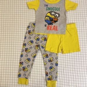 Minions 3T PJ set shorts pants and tee shirt super cute in excellent condition